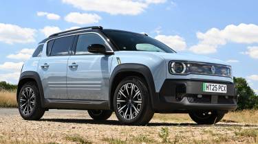 Renault 4 - front static